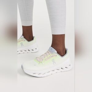On Running Cloudtilt Wome's Sneakers Lime/Ivory Size 11 NIB